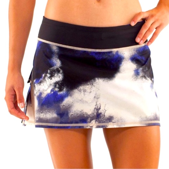 RARE Lululemon Pace Setter Skort, Milky Way Print Black Pigment Blue Size 4 - Picture 2 of 6